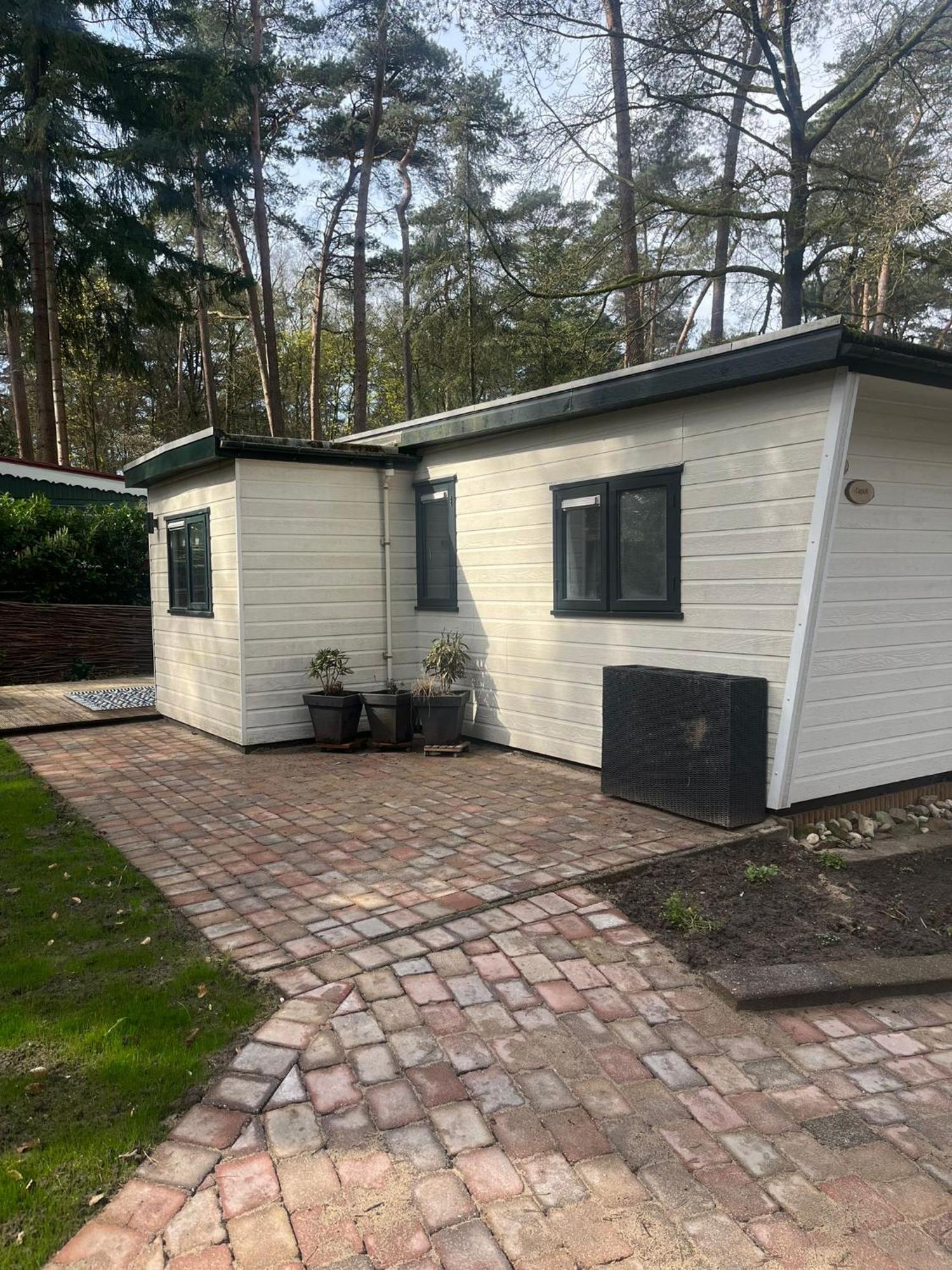 Tapuit Hotell Laag-Soeren Exteriör bild