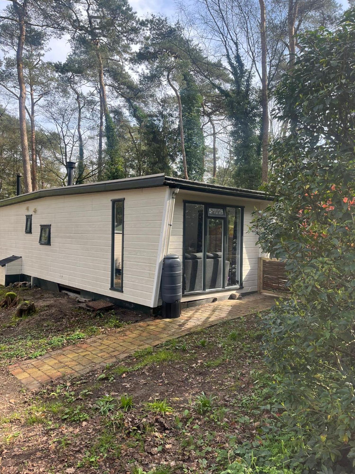 Tapuit Hotell Laag-Soeren Exteriör bild